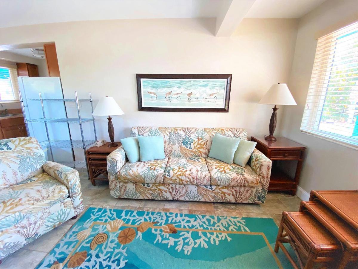 Nautical Watch Aparthotel Belleair Beach Bagian luar foto