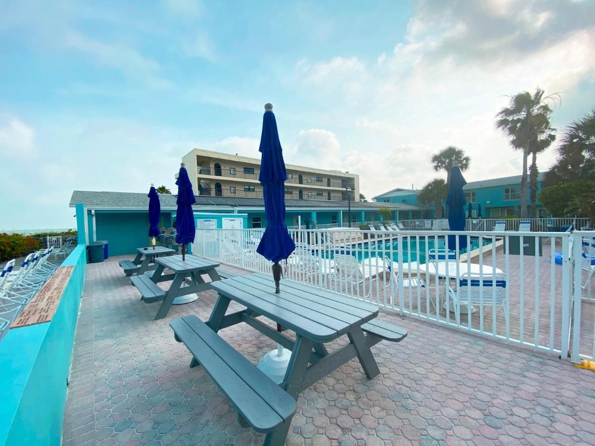 Nautical Watch Aparthotel Belleair Beach Bagian luar foto
