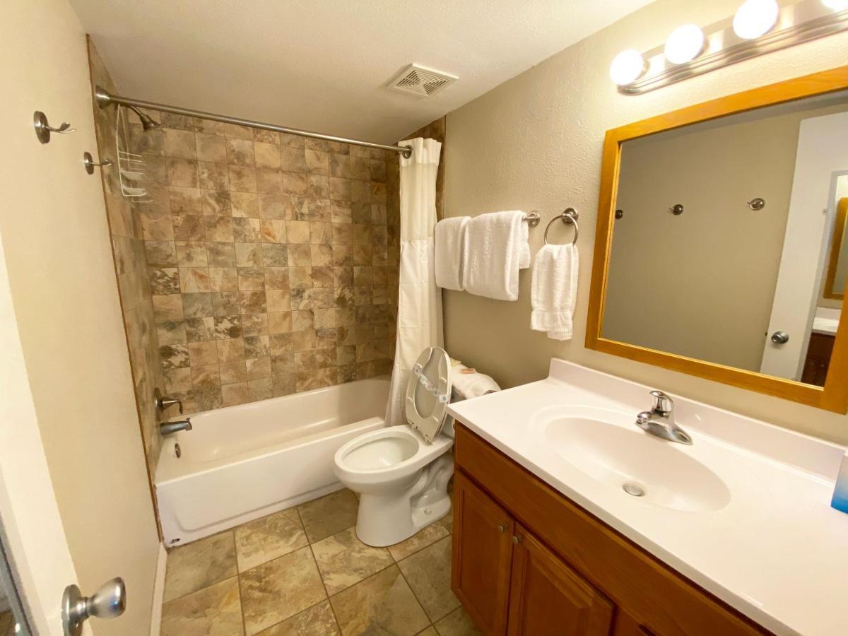 Nautical Watch Aparthotel Belleair Beach Bagian luar foto