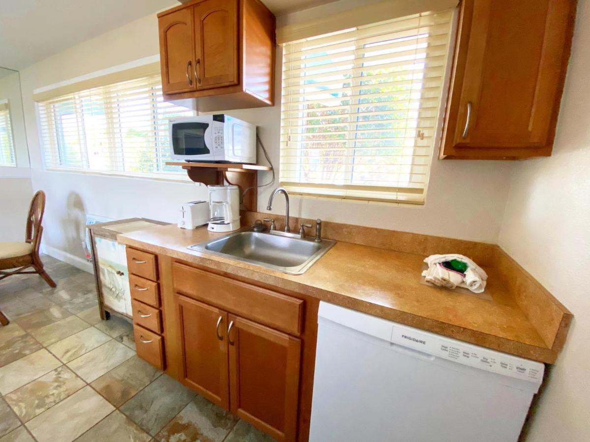 Nautical Watch Aparthotel Belleair Beach Bagian luar foto