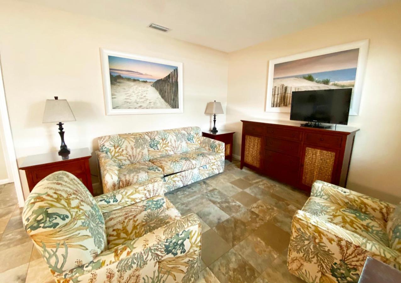 Nautical Watch Aparthotel Belleair Beach Bagian luar foto