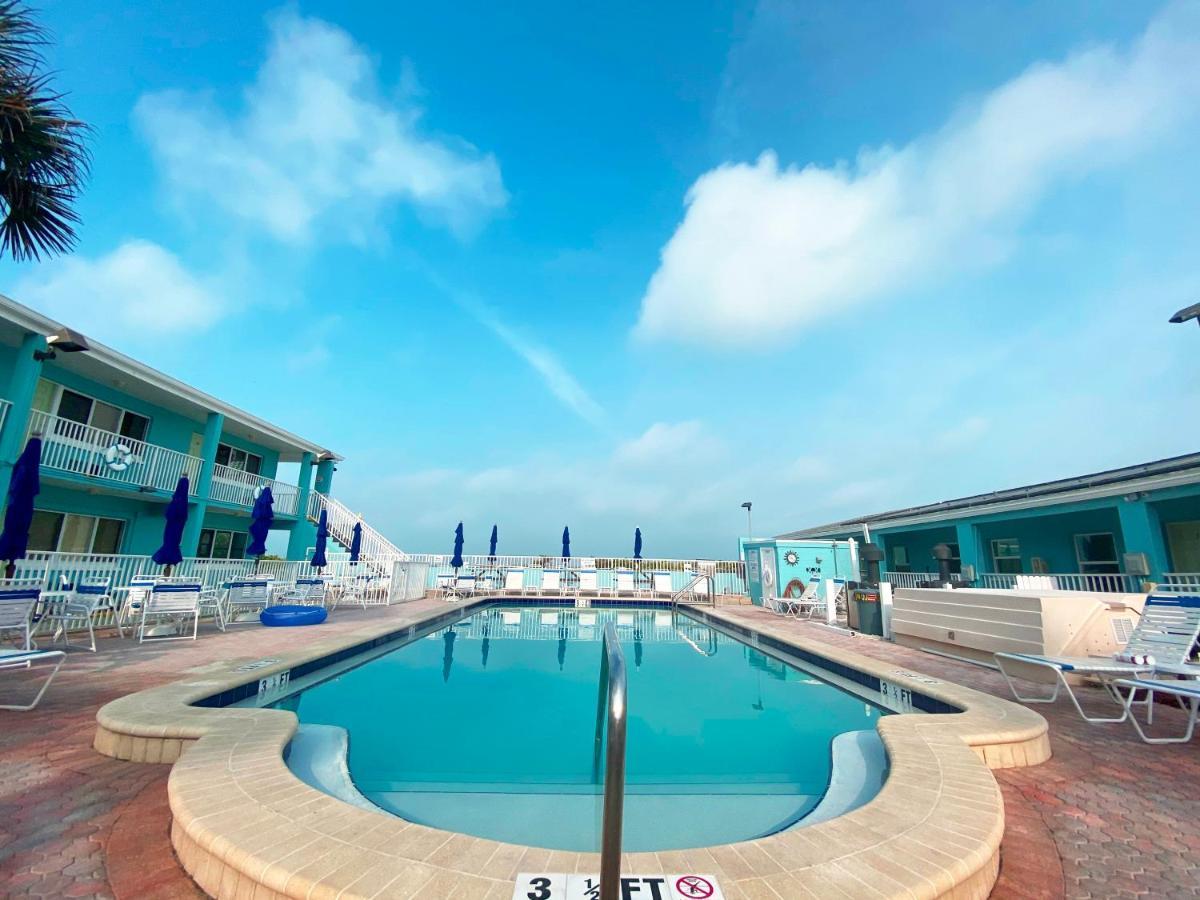 Nautical Watch Aparthotel Belleair Beach Bagian luar foto