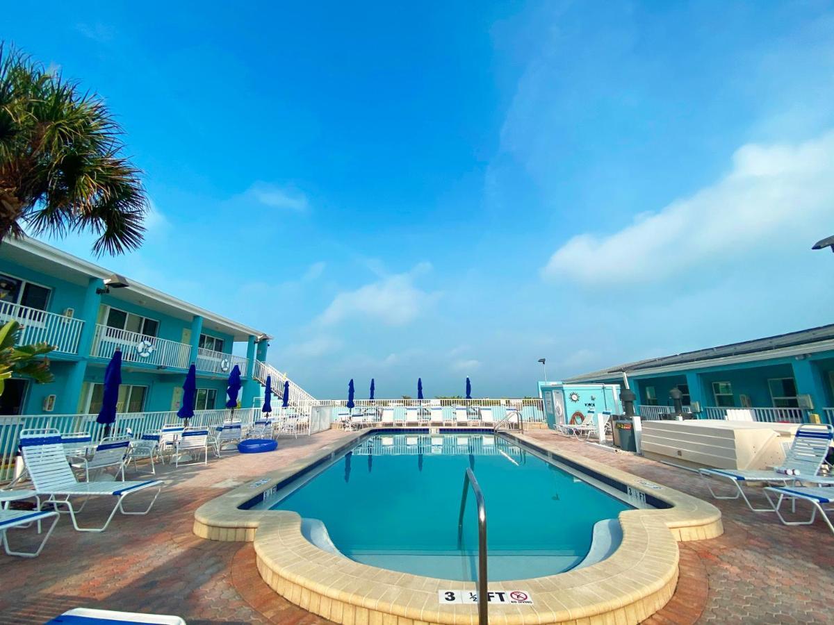 Nautical Watch Aparthotel Belleair Beach Bagian luar foto