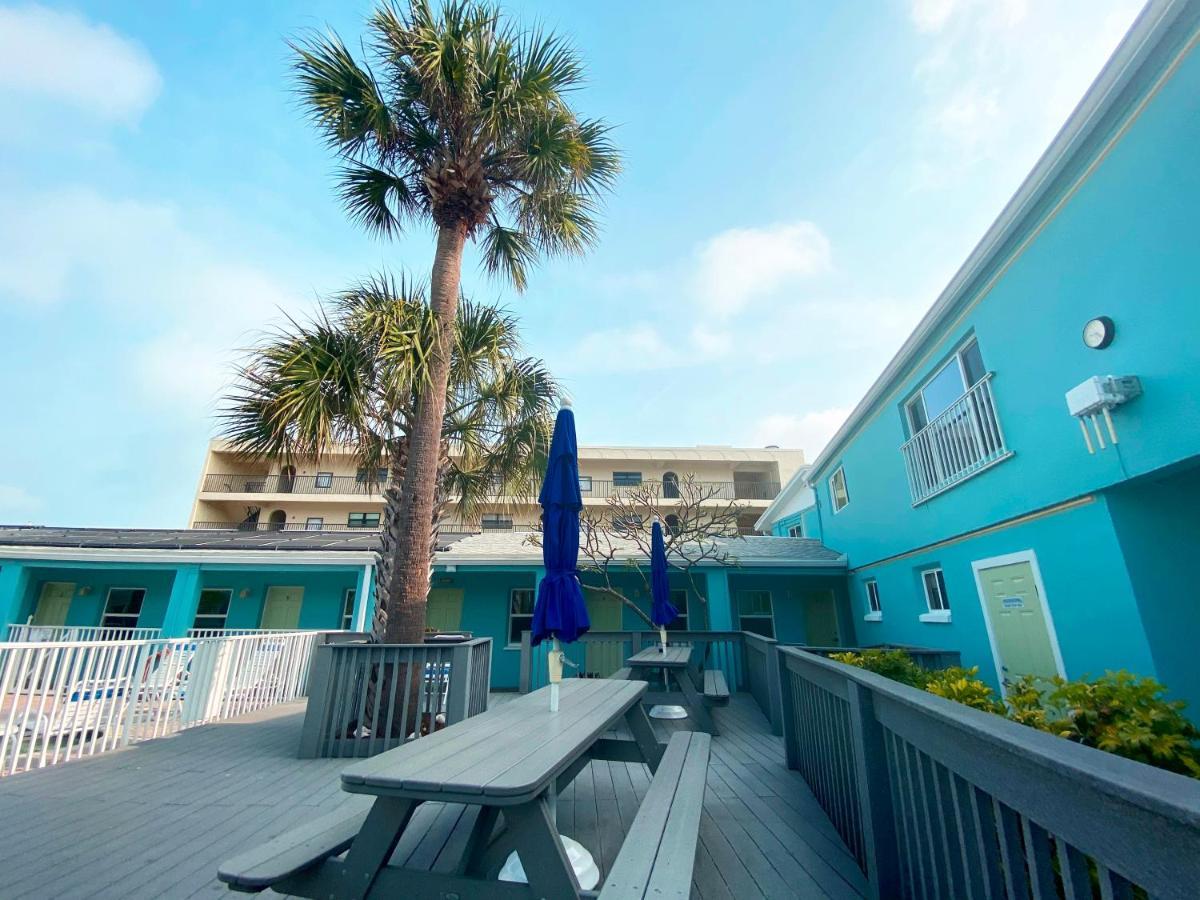 Nautical Watch Aparthotel Belleair Beach Bagian luar foto