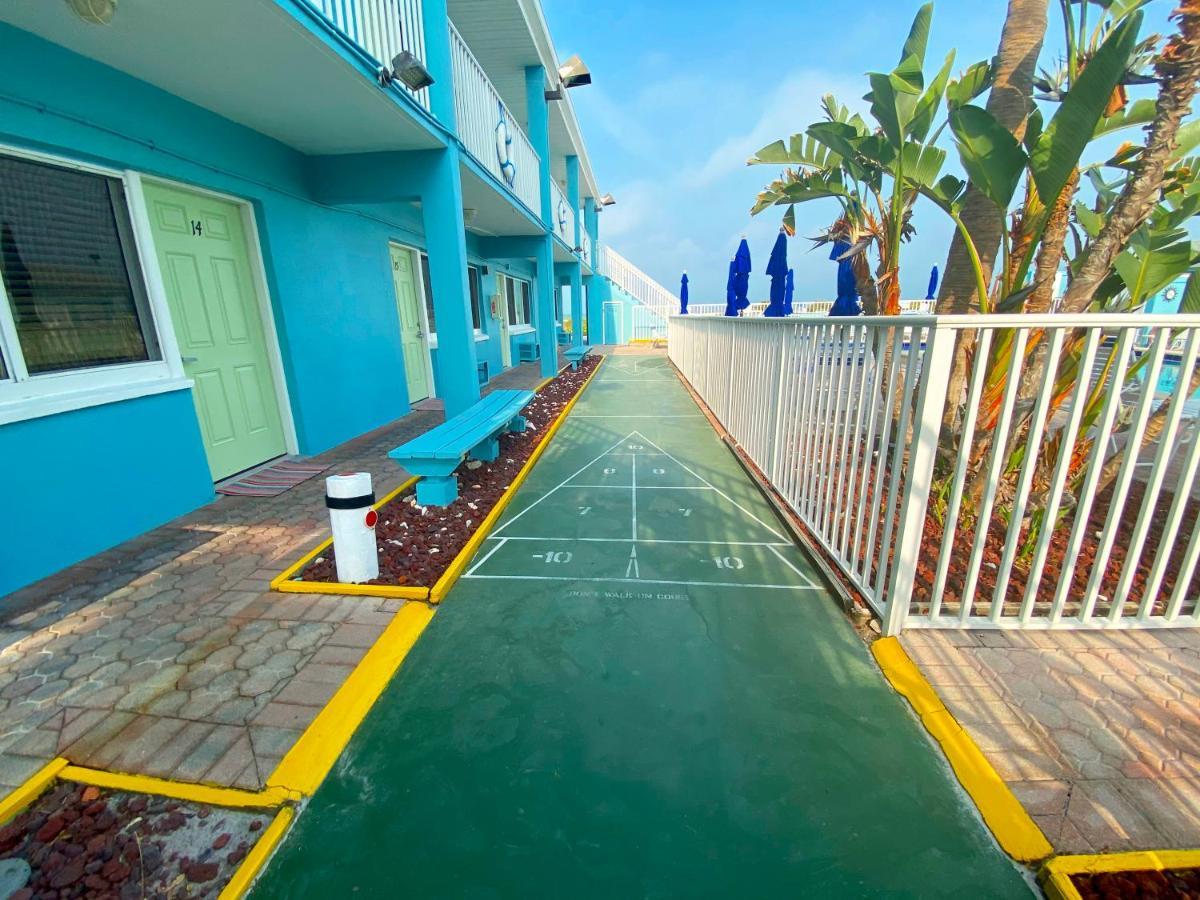 Nautical Watch Aparthotel Belleair Beach Bagian luar foto