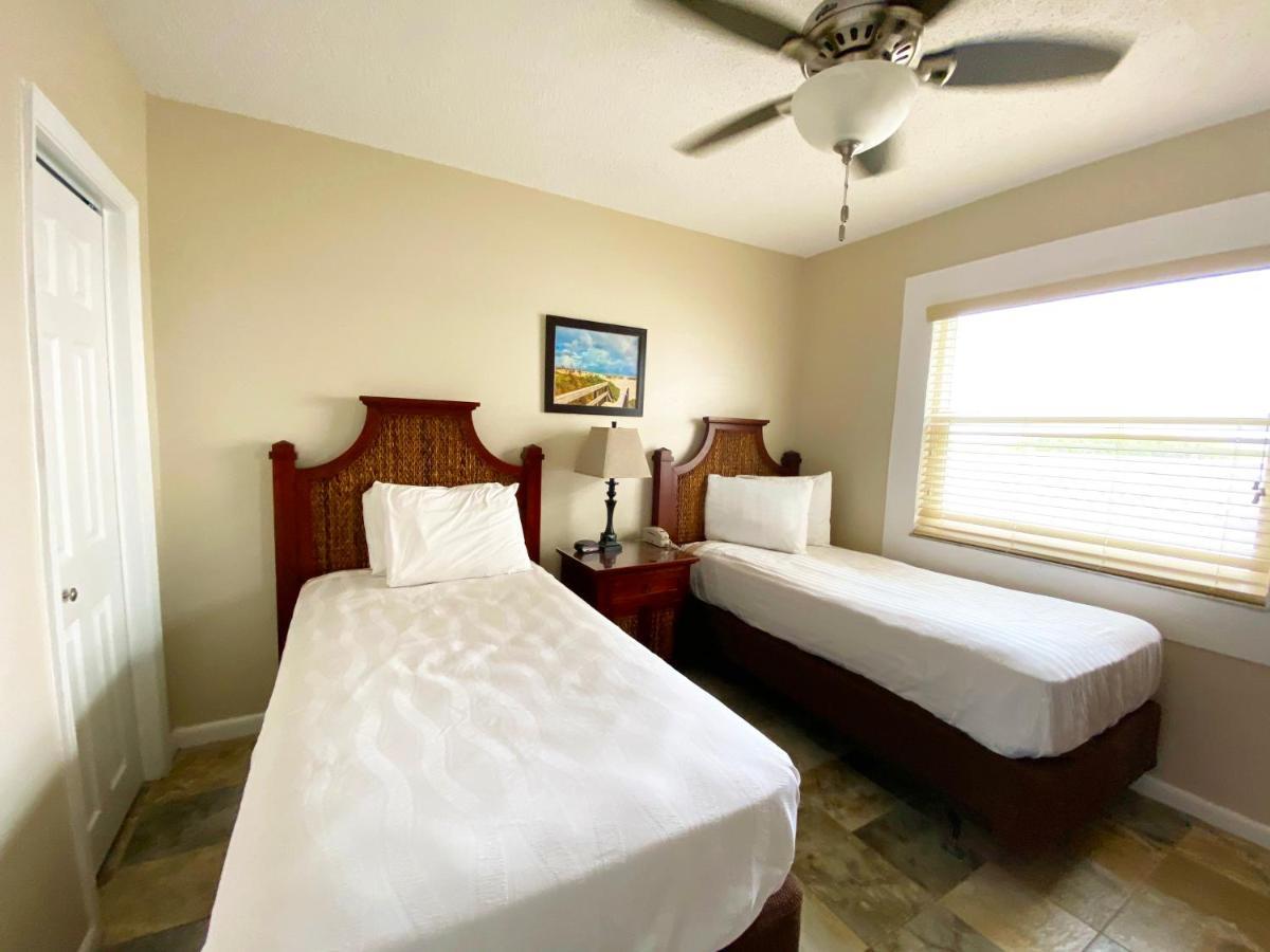 Nautical Watch Aparthotel Belleair Beach Bagian luar foto
