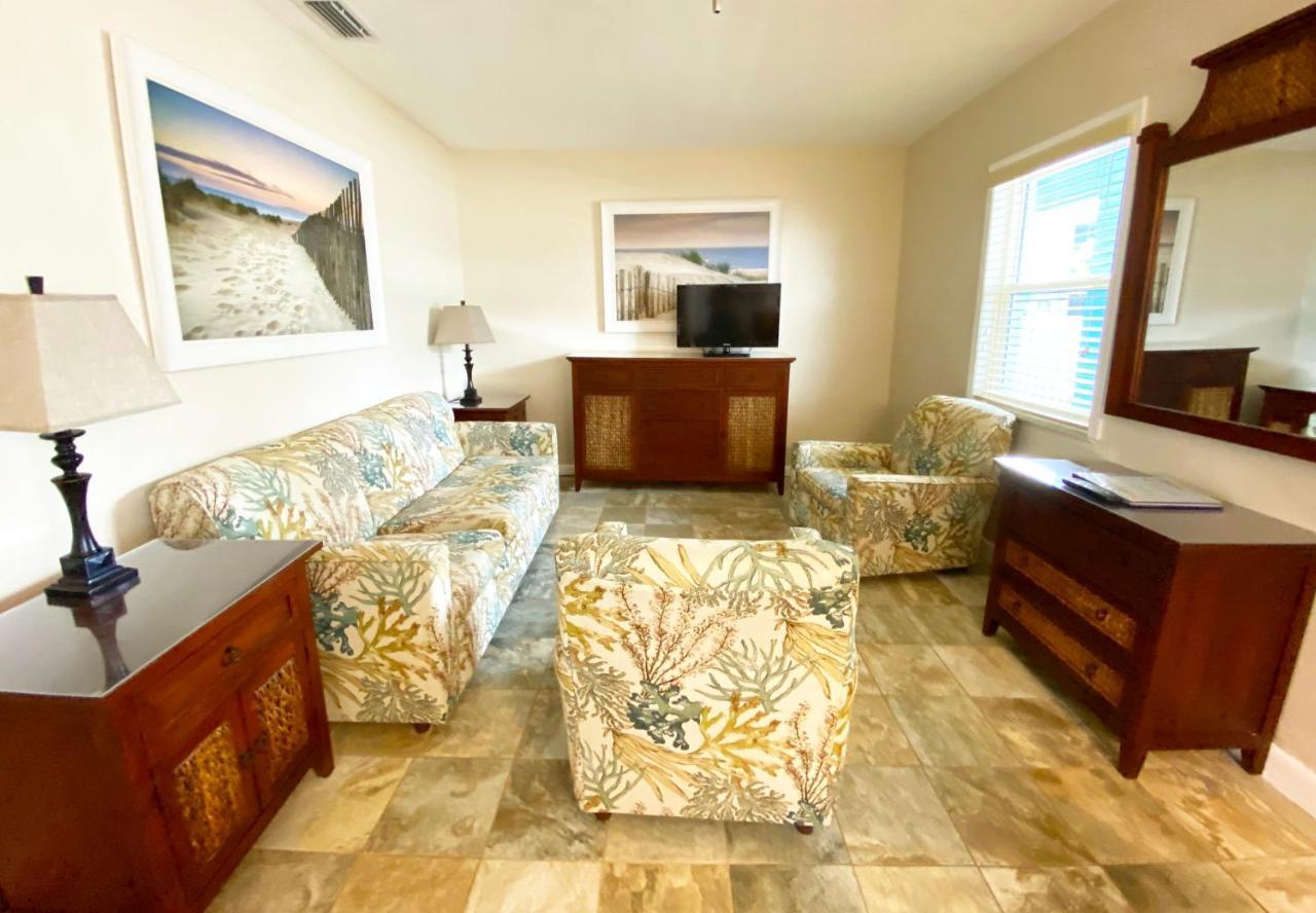Nautical Watch Aparthotel Belleair Beach Bagian luar foto