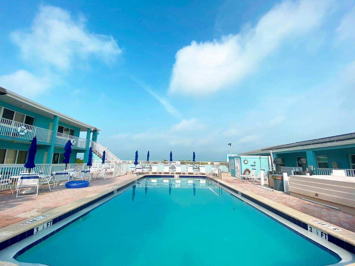 Nautical Watch Aparthotel Belleair Beach Bagian luar foto