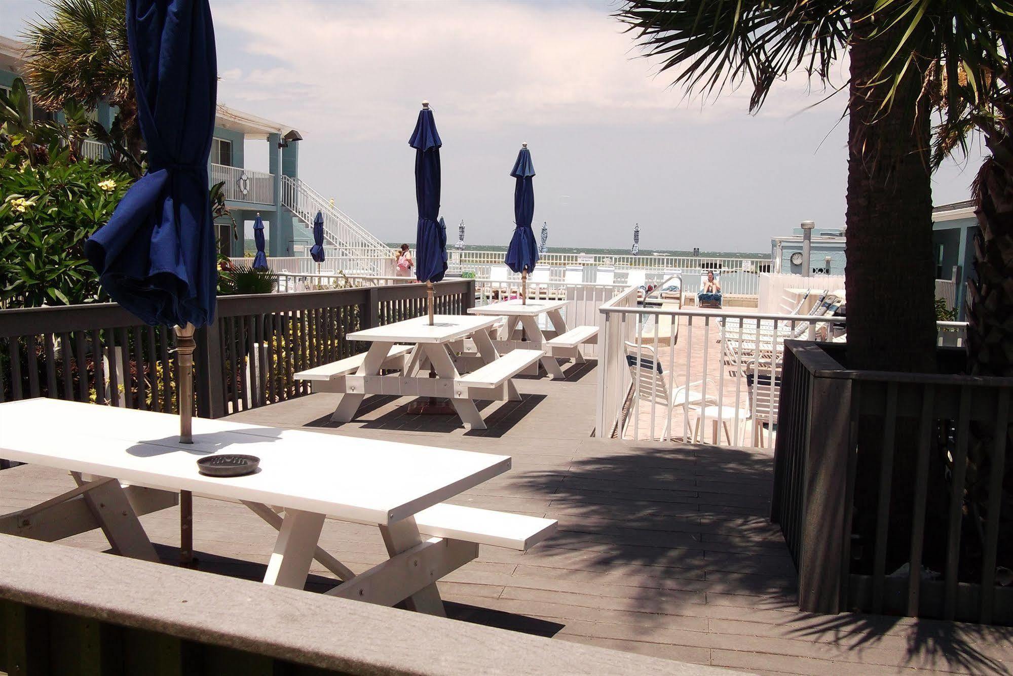 Nautical Watch Aparthotel Belleair Beach Bagian luar foto