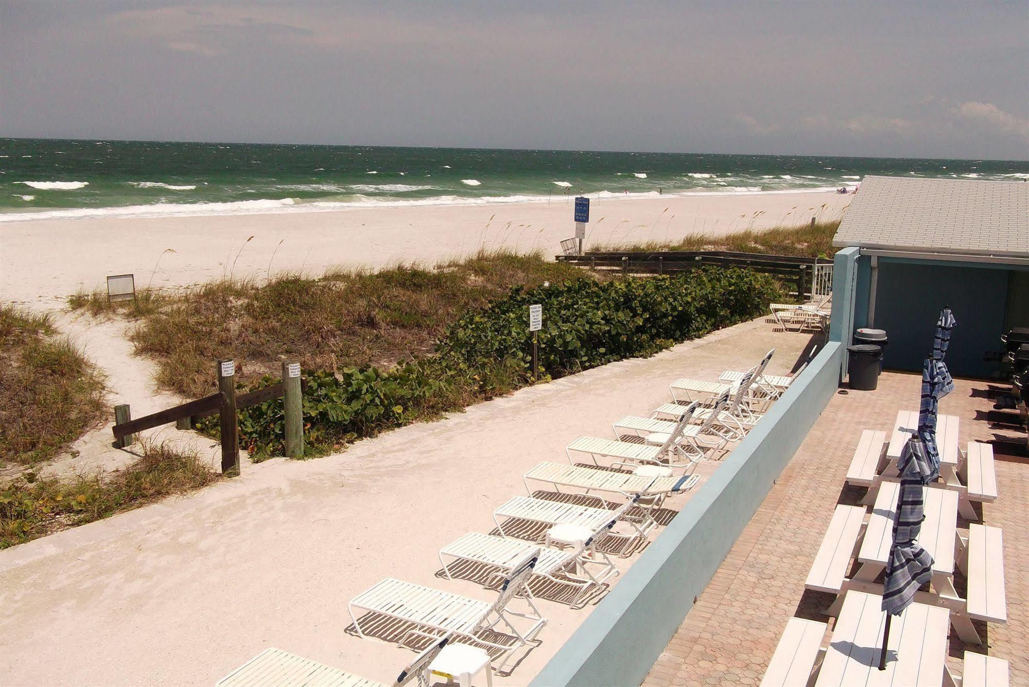 Nautical Watch Aparthotel Belleair Beach Bagian luar foto